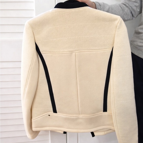 ✨ NWT H&M Asymmetrical Cream Moto Jacket | Red Lining | Size 4 - Picture 3 of 6